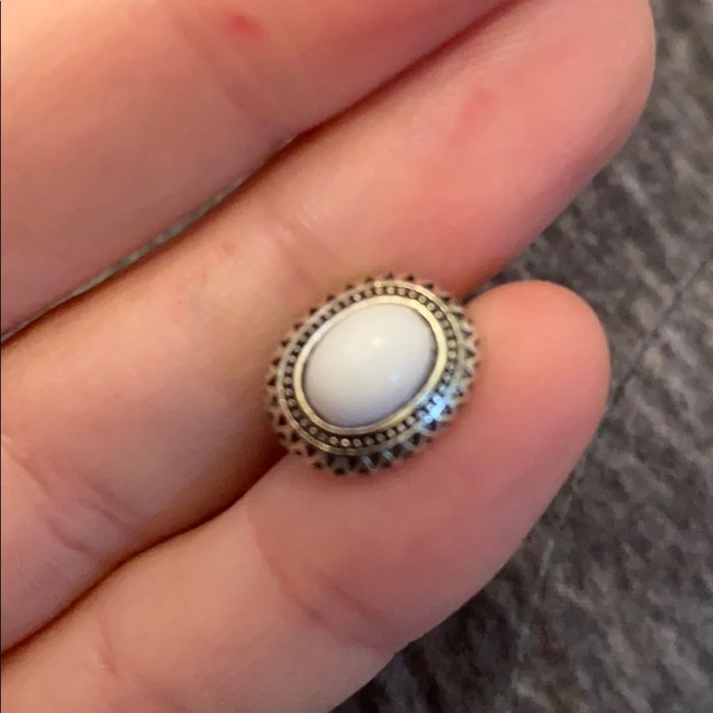 3/$15 🌟 🆕3 pair NWT Dainty White/Turquoise S-Steel Posts